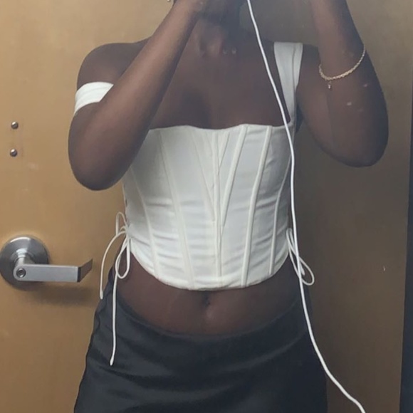 White corset top - Picture 1 of 3